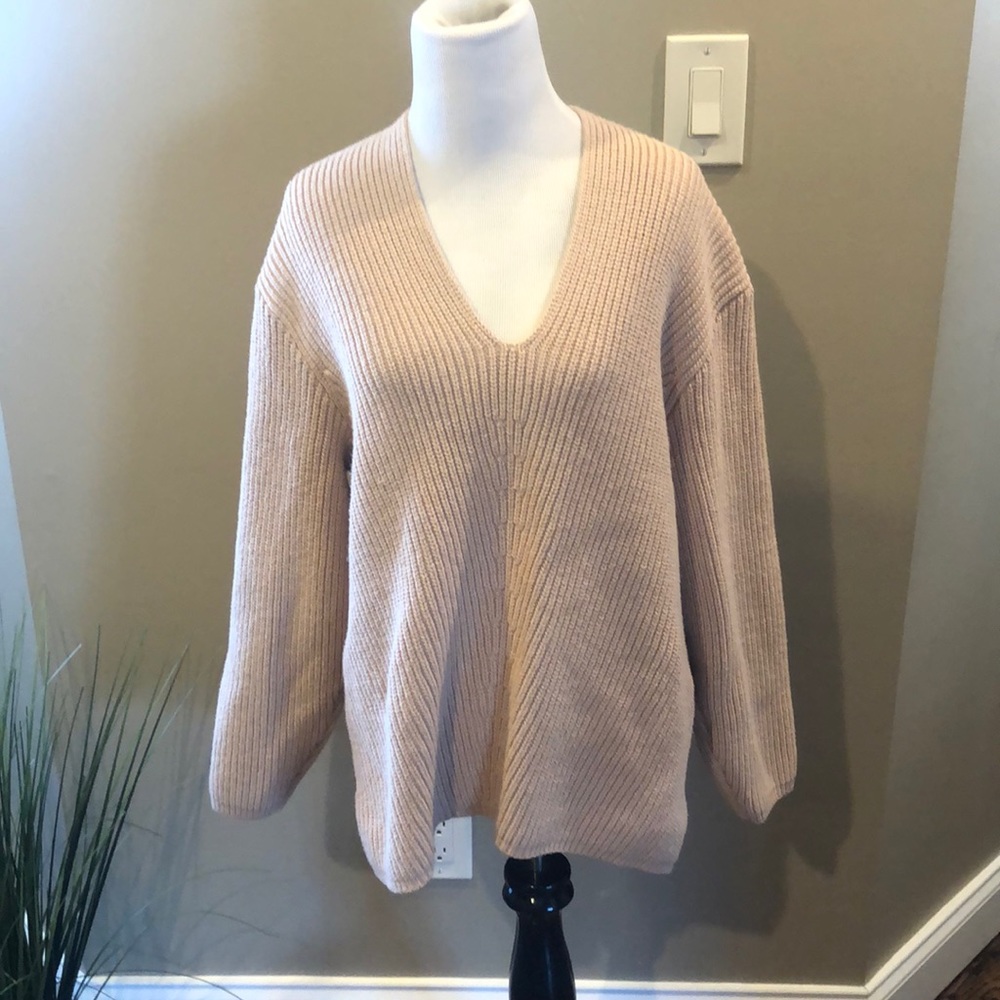 Urban Outfitters. Size MEDIUM. Light tan sweater